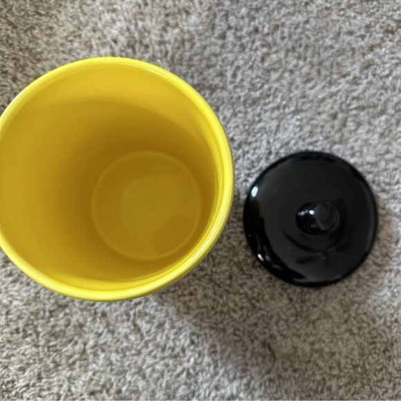 SNOOPY PEANUTS CHARLIE BROWN CERAMIC Treat JAR Treat Canister 2021 Yellow Black - Picture 4 of 8